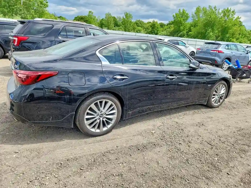 JN1EV7AR3JM610114 2018 INFINITI Q50-2