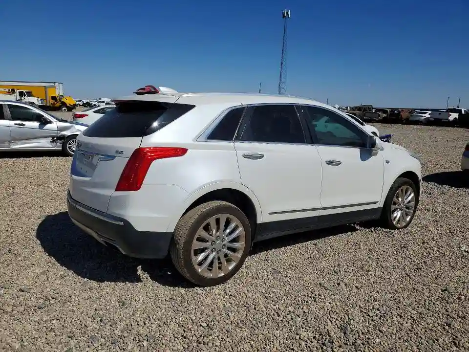 1GYKNFRS3HZ190413 2017 CADILLAC XT5-2