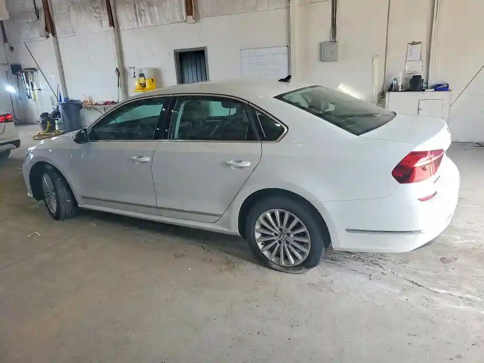 1VWBT7A30HC012075 2017 VOLKSWAGEN PASSAT-1