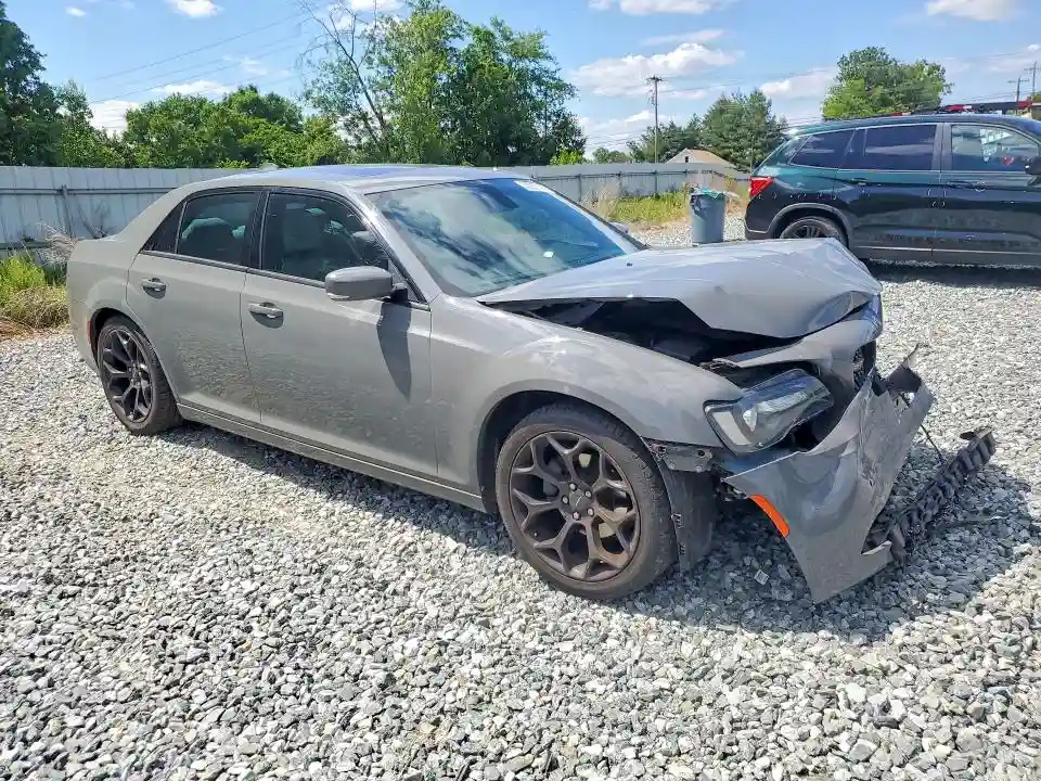 2C3CCABGXKH712510 2019 CHRYSLER 300-3