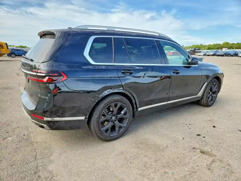 5UX23EM09S9Z32573 2025 BMW X7-2