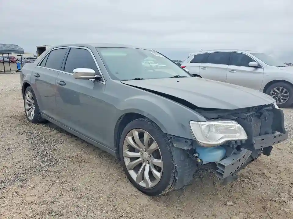 2C3CCAAG4KH663127 2019 CHRYSLER 300-3
