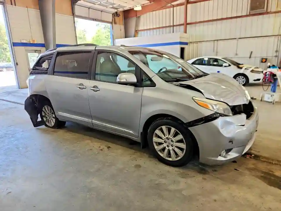 5TDDK3DC7FS094806 2015 TOYOTA SIENNA-3