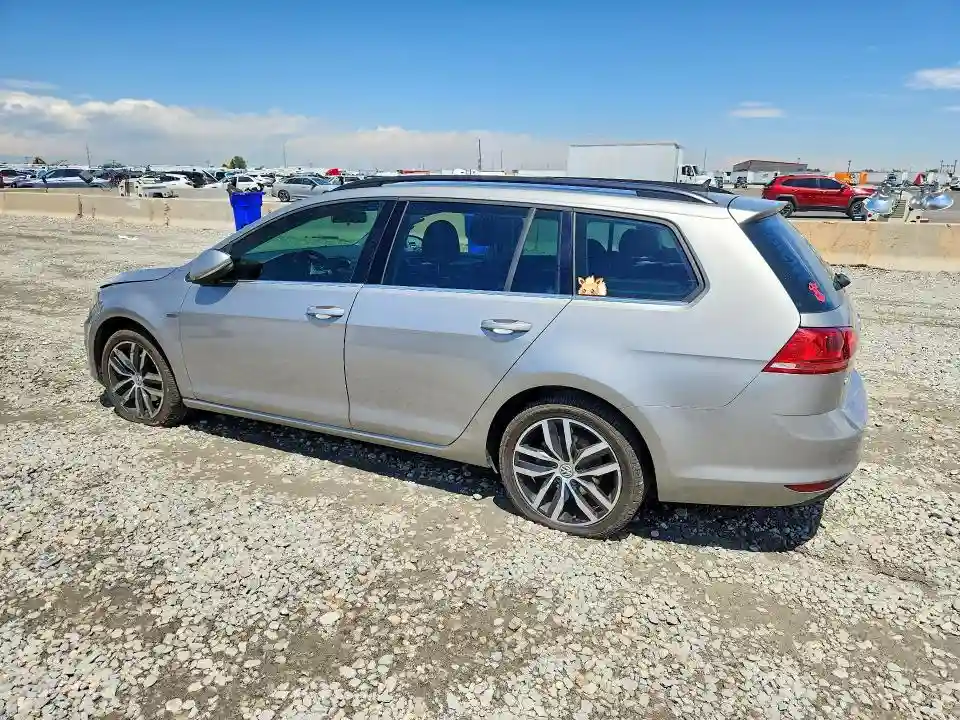 3VWC17AU7GM521080 2016 VOLKSWAGEN GOLF-1