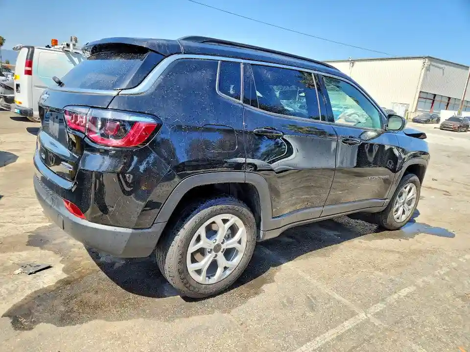 3C4NJDBN6ST594795 2025 JEEP COMPASS-2