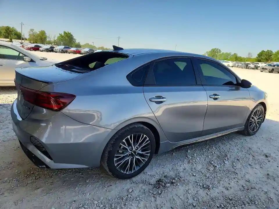3KPF54AD3RE815642 2024 KIA FORTE-2
