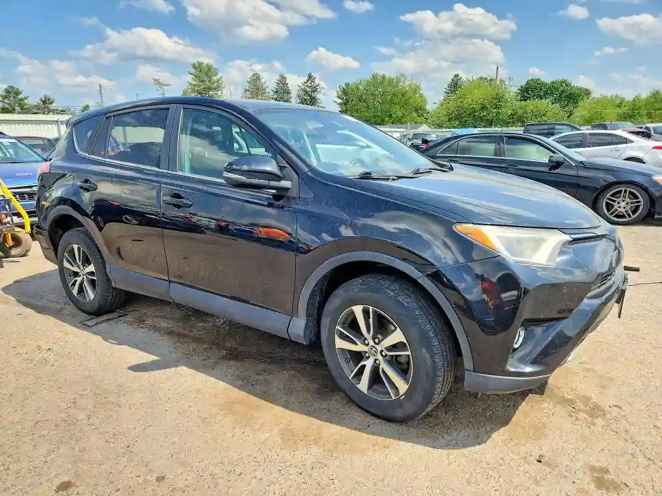 2T3RFREV8JW706080 2018 TOYOTA RAV4-3