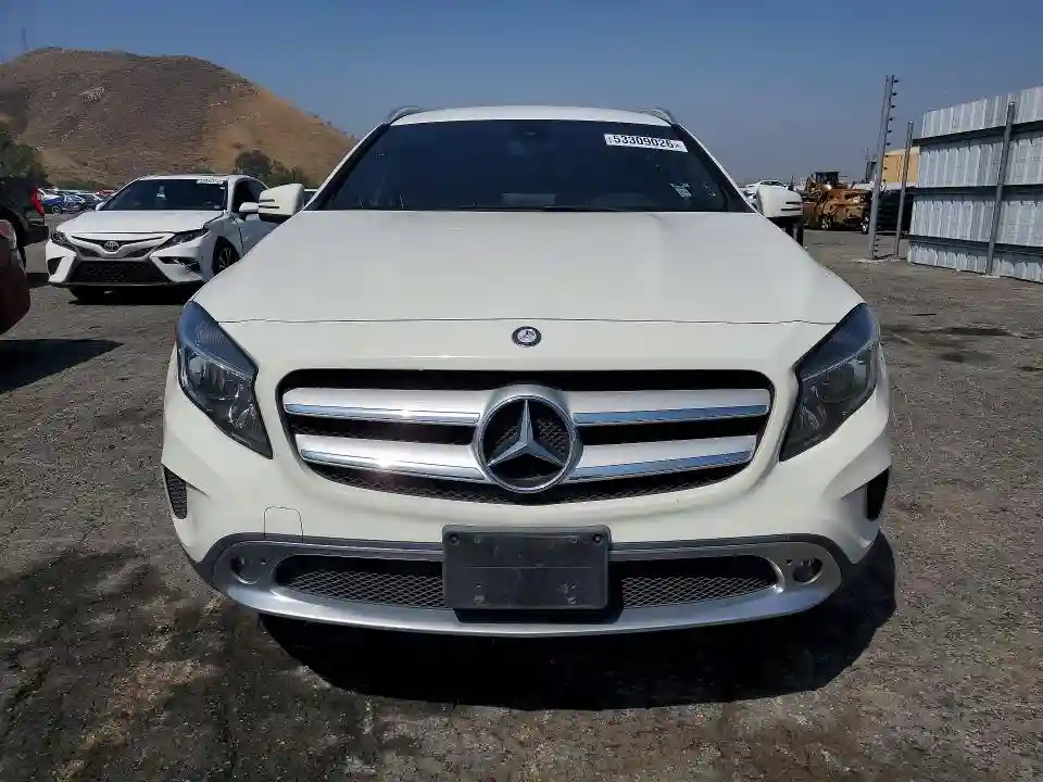 WDCTG4EB3HJ332931 2017 MERCEDES-BENZ GLA-CLASS-4