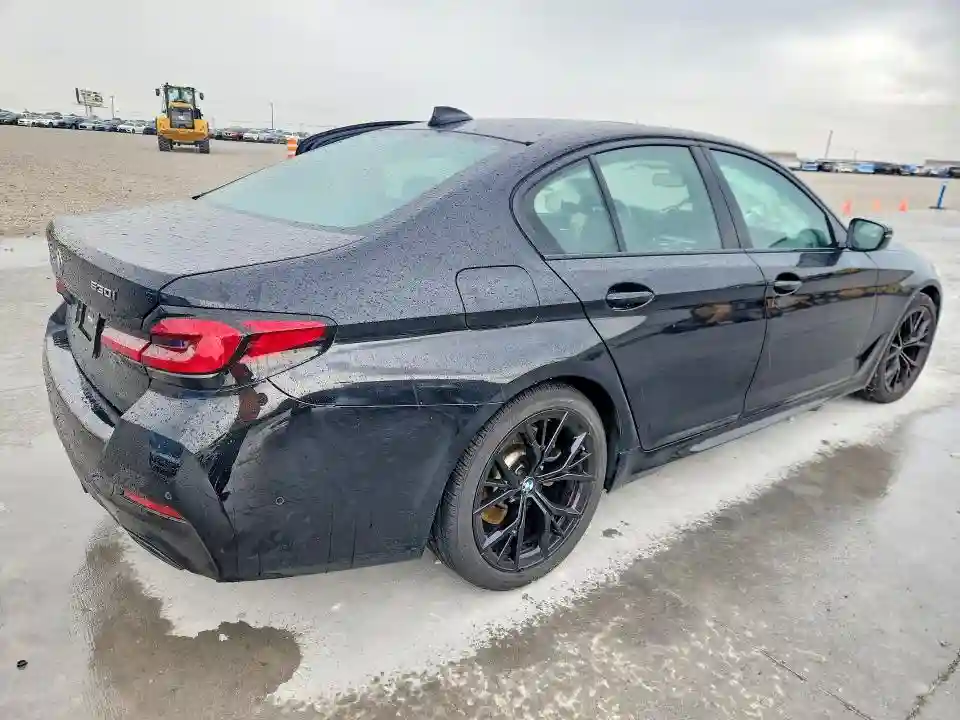 WBA53BH07NWX78004 2022 BMW 5 SERIES-2