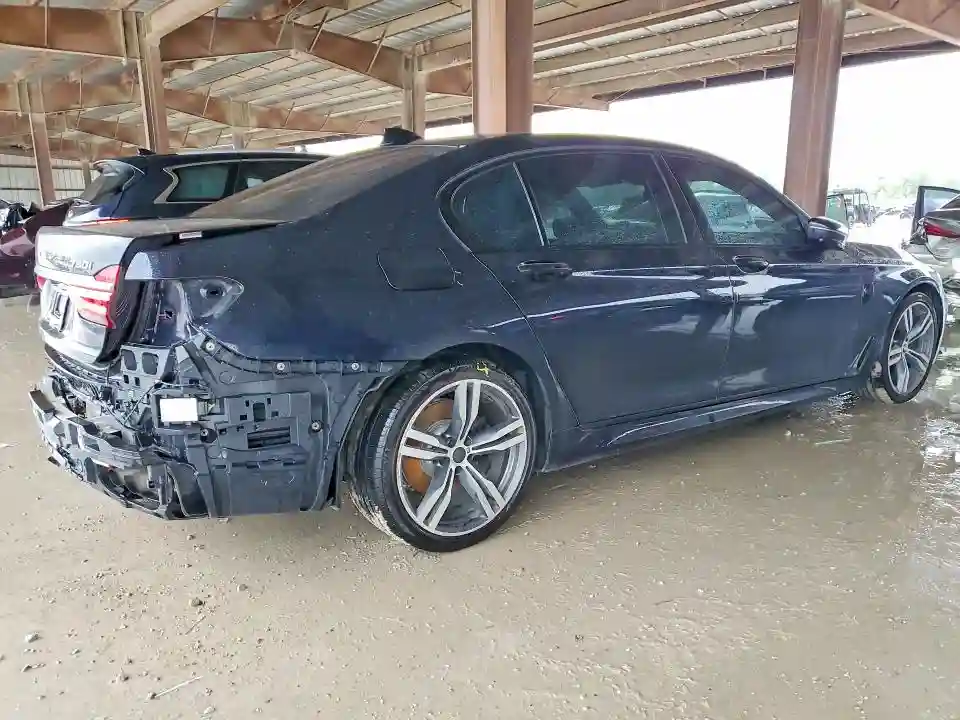 WBA7F0C32HGM21589 2017 BMW 7 SERIES-2