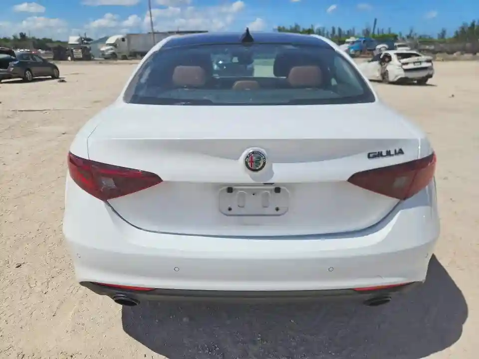 ZARFAMBNXK7616036 2019 ALFA ROMEO GIULIA-5