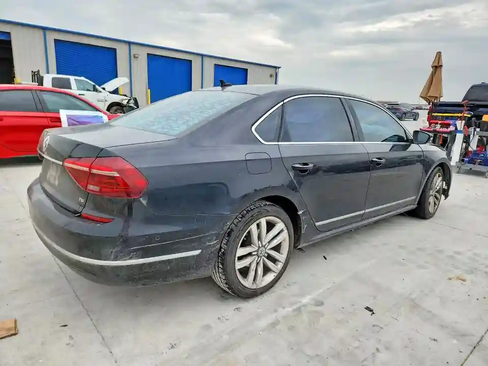 1VWCT7A34HC026551 2017 VOLKSWAGEN PASSAT-2