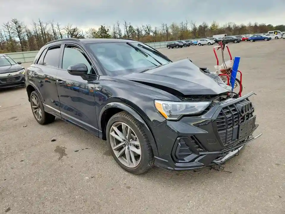 WA1DECF30N1132256 2022 AUDI Q3-3