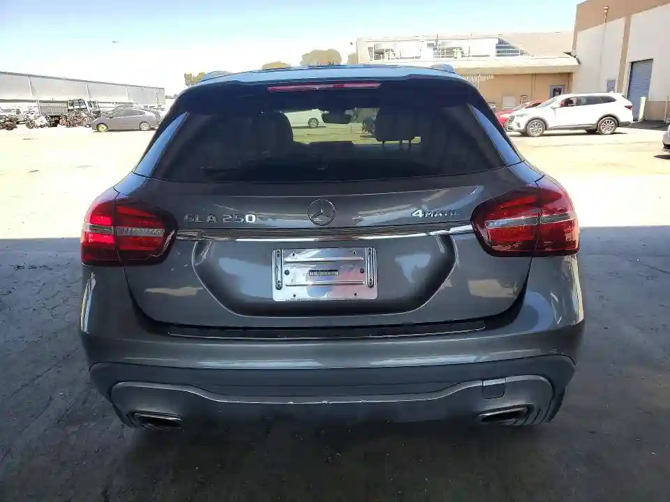 WDCTG4GB3JJ520996 2018 MERCEDES-BENZ GLA-CLASS-5