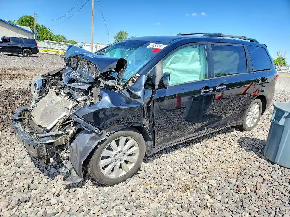 5TDDZ3DC2HS174058 2017 TOYOTA SIENNA-0