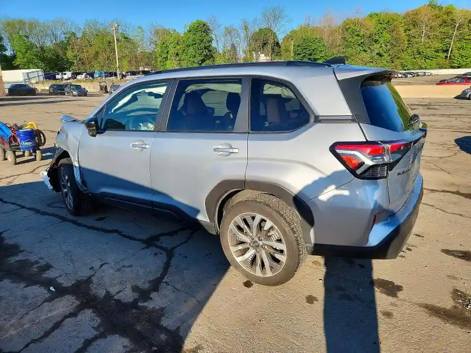 JF2SLDTC6SH600220 2025 SUBARU FORESTER-1