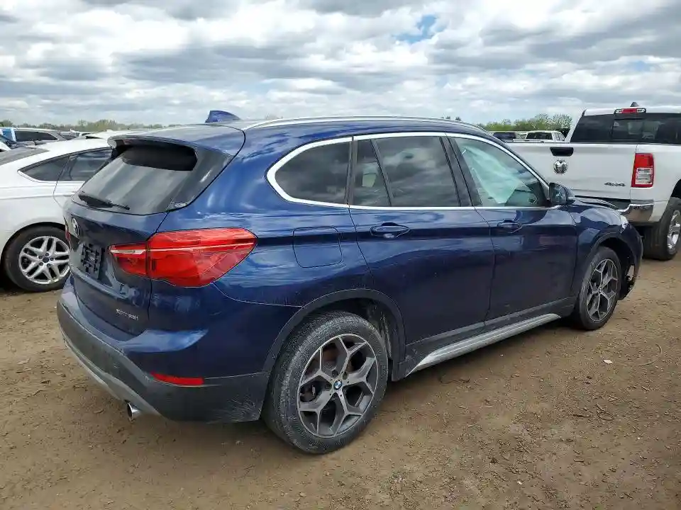 WBXHT3C36J3H33435 2018 BMW X1-2