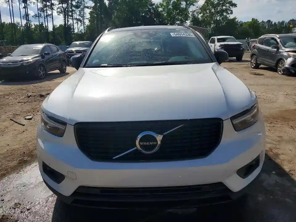 YV4162UM1M2531291 2021 VOLVO XC40-4