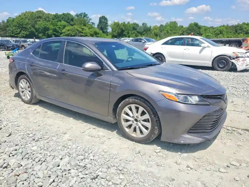 4T1B11HK7JU027476 2018 TOYOTA CAMRY-3