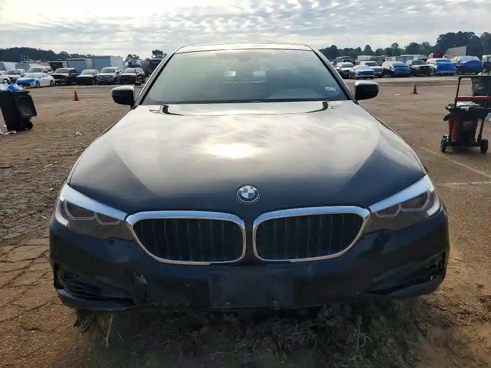 WBAJA5C54JWA37671 2018 BMW 5 SERIES-4