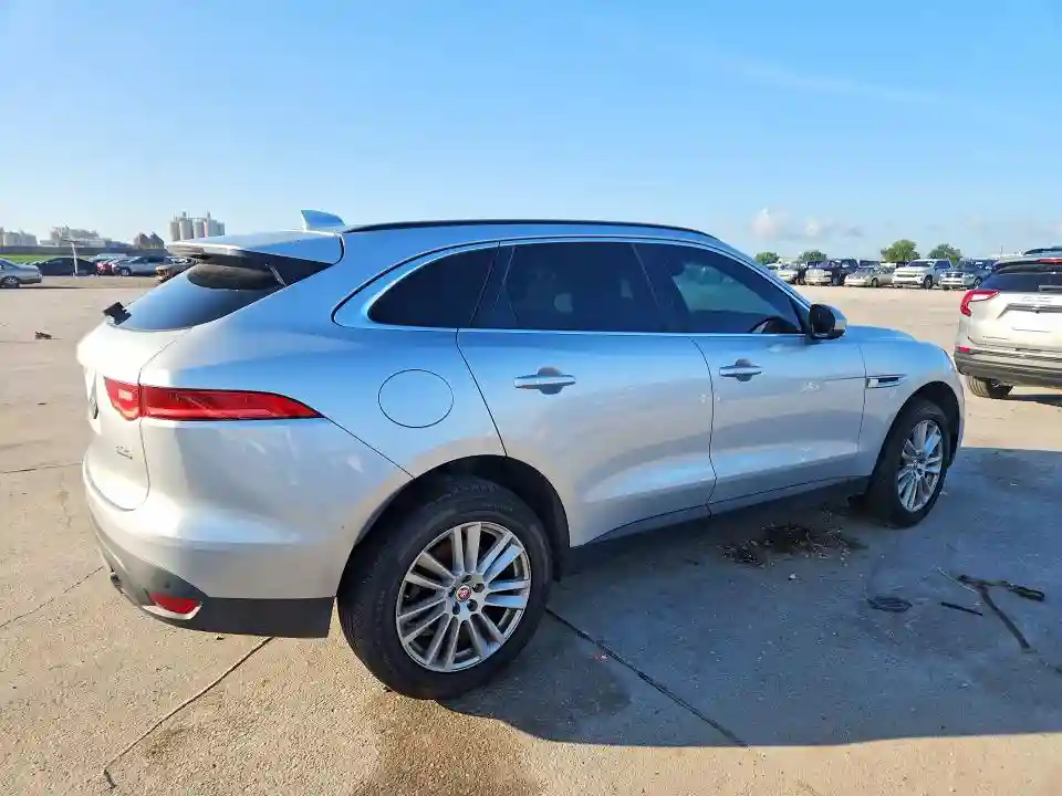 SADCK2FX5JA250387 2018 JAGUAR F-PACE-2