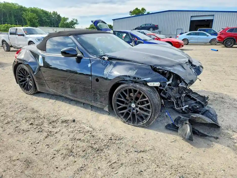 JN1AZ4FH9HM940383 2017 NISSAN 370Z-3