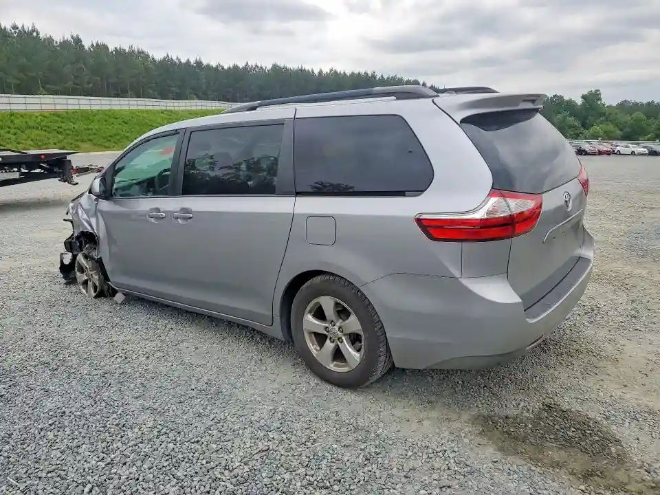 5TDKZ3DC9HS831798 2017 TOYOTA SIENNA-1