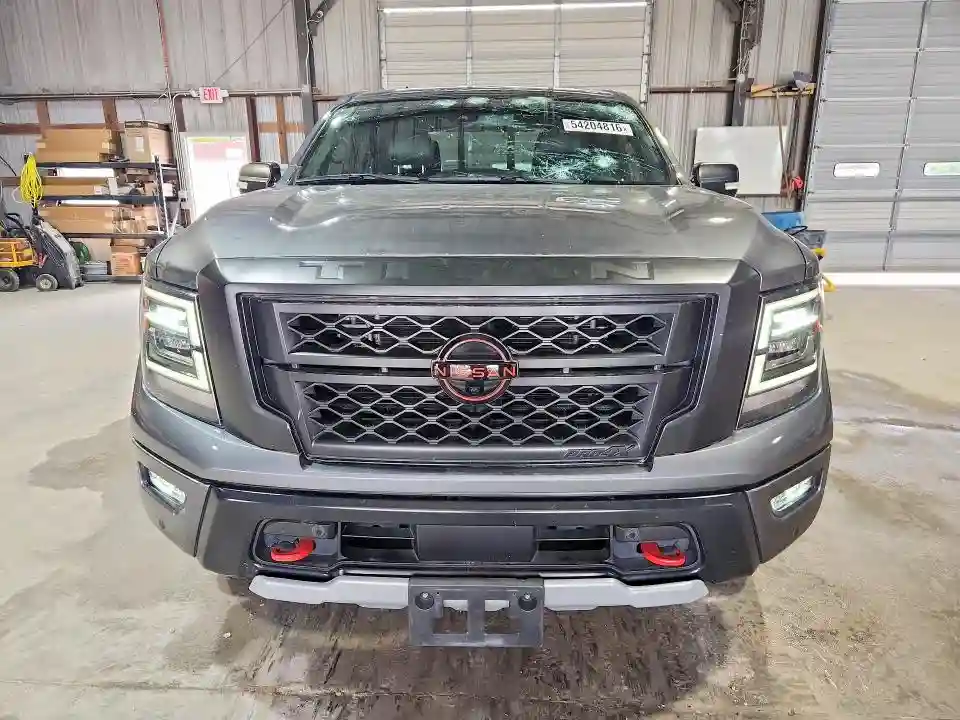 1N6AA1EDXPN104072 2023 NISSAN TITAN-4