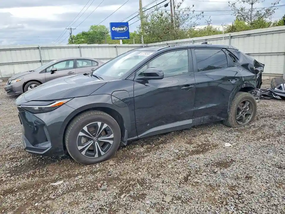JTMAAAAA5SA067723 2025 TOYOTA BZ4X XLE-0