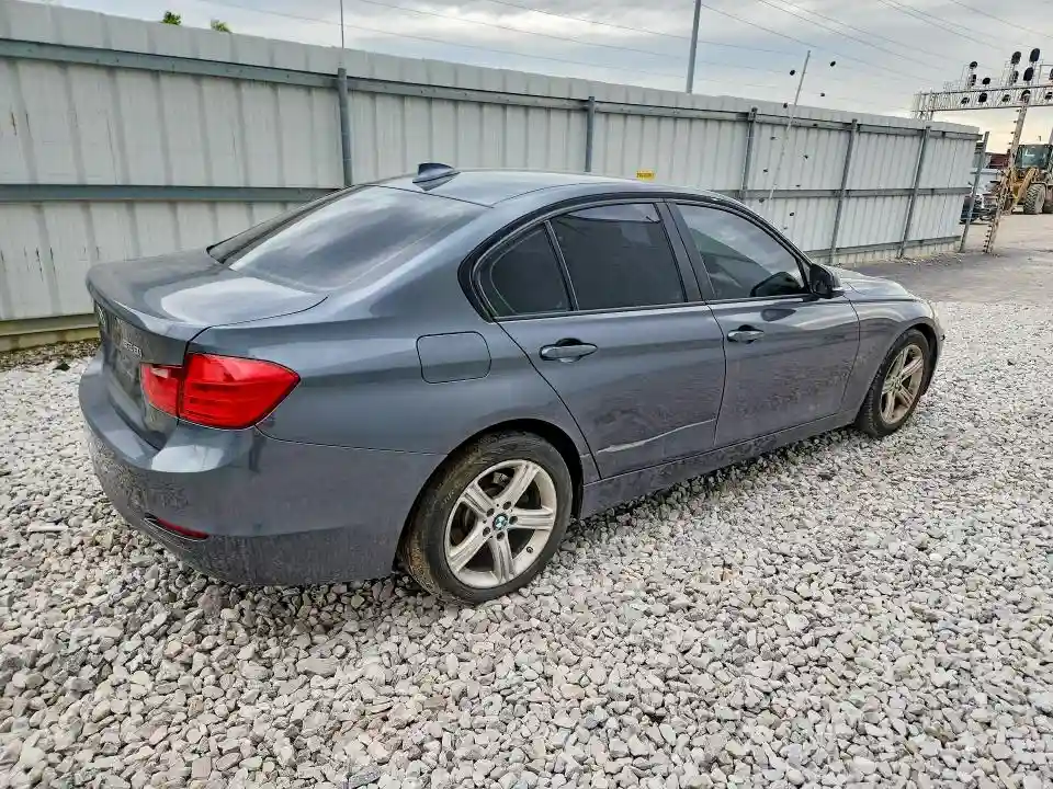 WBA3C1C56FP852657 2015 BMW 3 SERIES-2