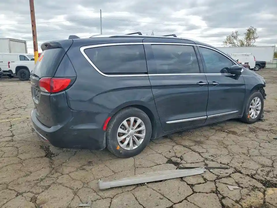 2C4RC1BGXKR526207 2019 CHRYSLER PACIFICA-2