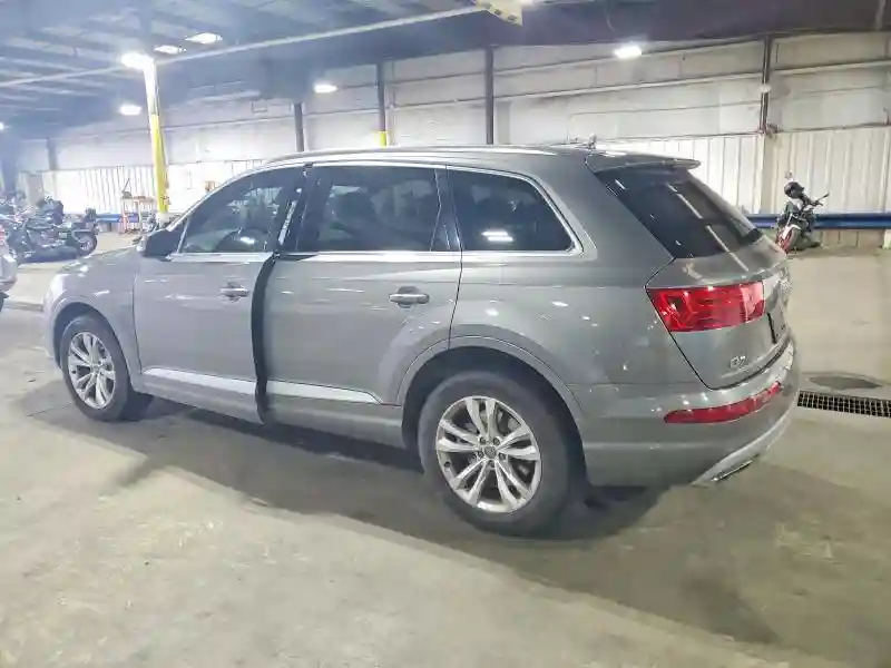 WA1LAAF72JD023711 2018 AUDI Q7-1