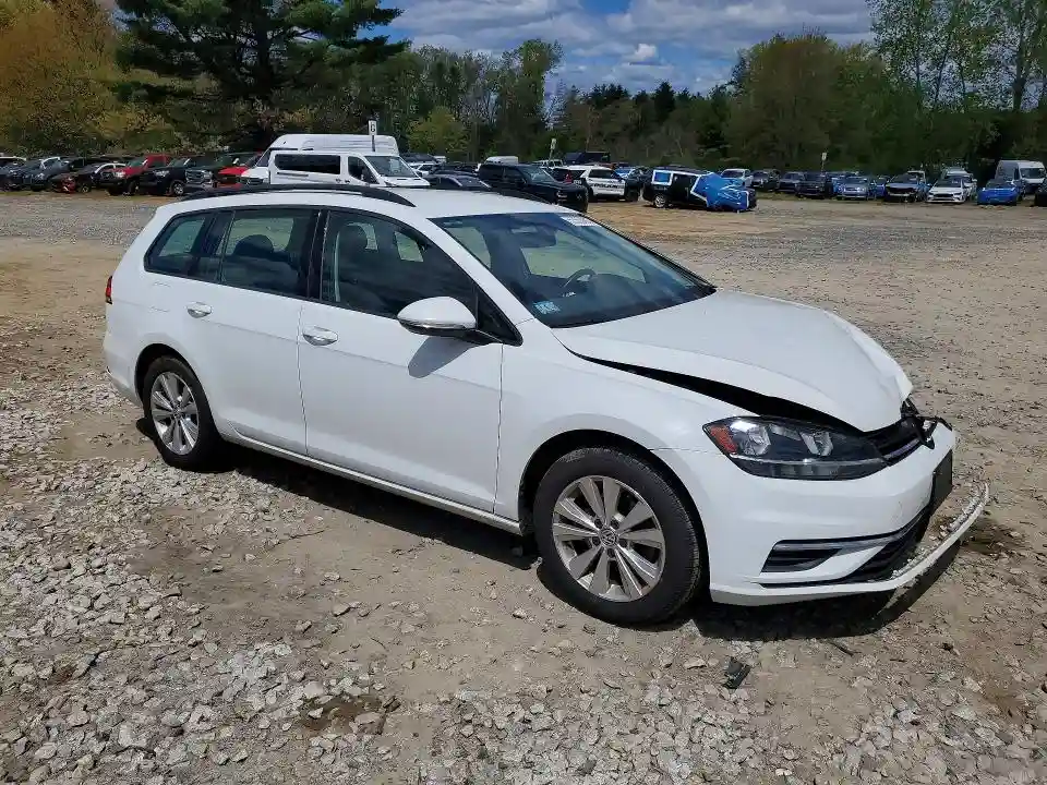3VW117AU6JM752227 2018 VOLKSWAGEN GOLF-3