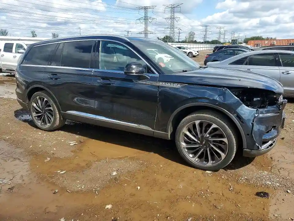 5LM5J7XC1PGL06503 2023 LINCOLN AVIATOR-3