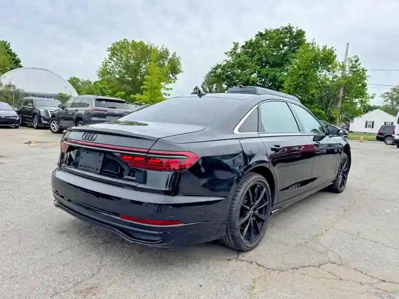 WAU8DAF85KN012304 2019 AUDI A8-3