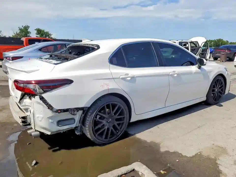 4T1G11AK2MU563143 2021 TOYOTA CAMRY-2
