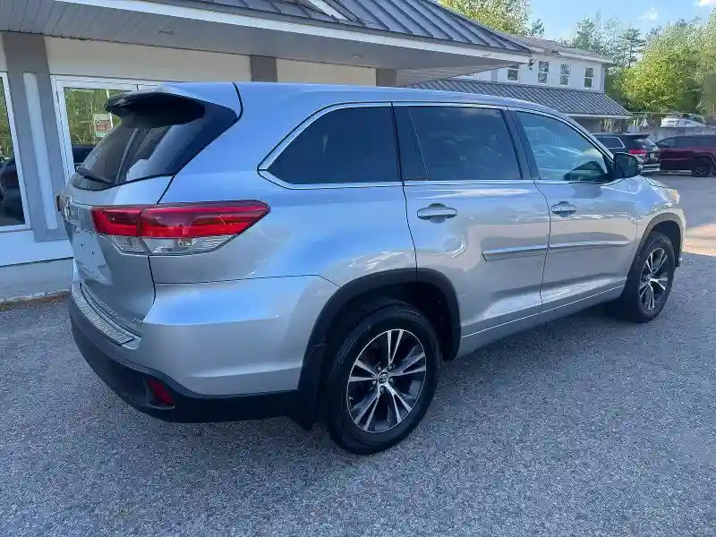 5TDBZRFH9JS843564 2018 TOYOTA HIGHLANDER-3