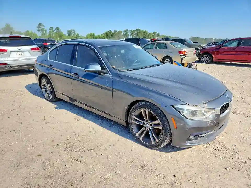 WBA8B9G54JNU95873 2018 BMW 3 SERIES-3