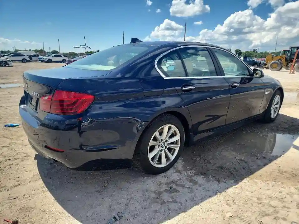 WBA5A7C58FD625974 2015 BMW 5 SERIES-2