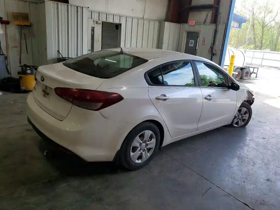 3KPFL4A70HE058603 2017 KIA FORTE-2