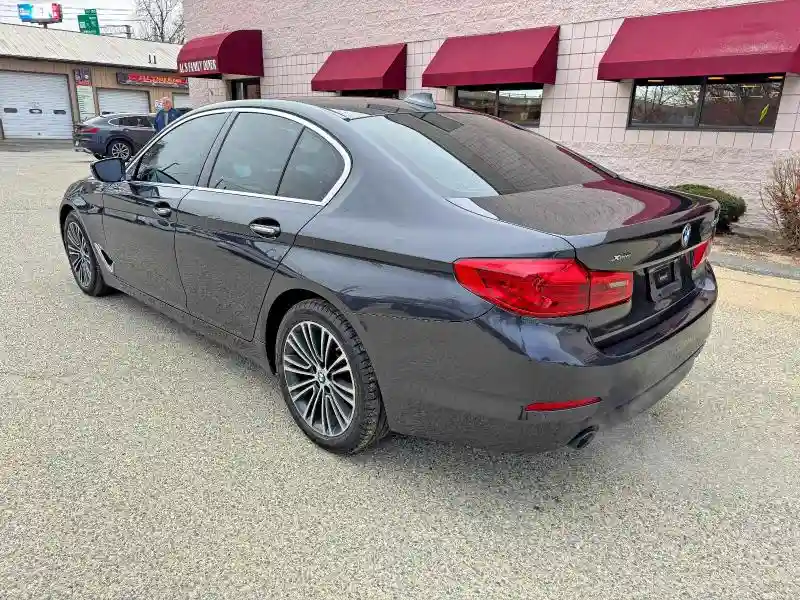WBAJA7C5XJWA73151 2018 BMW 5 SERIES-2