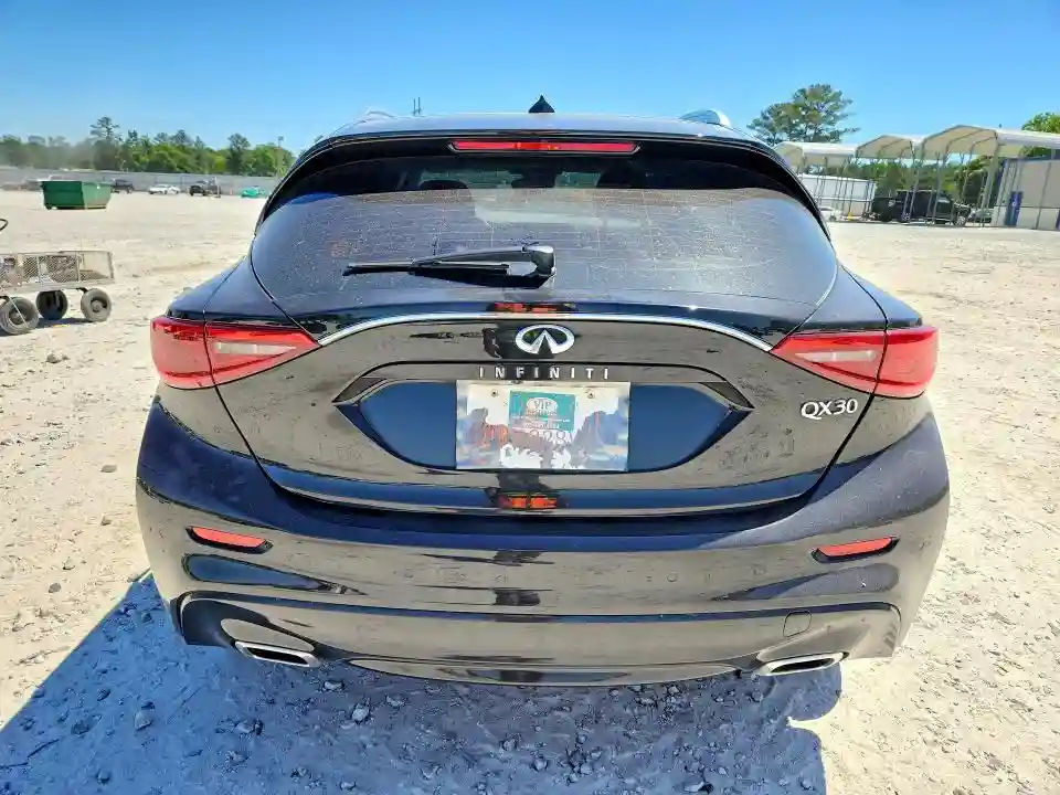 SJKCH5CP4HA029905 2017 INFINITI QX30-5