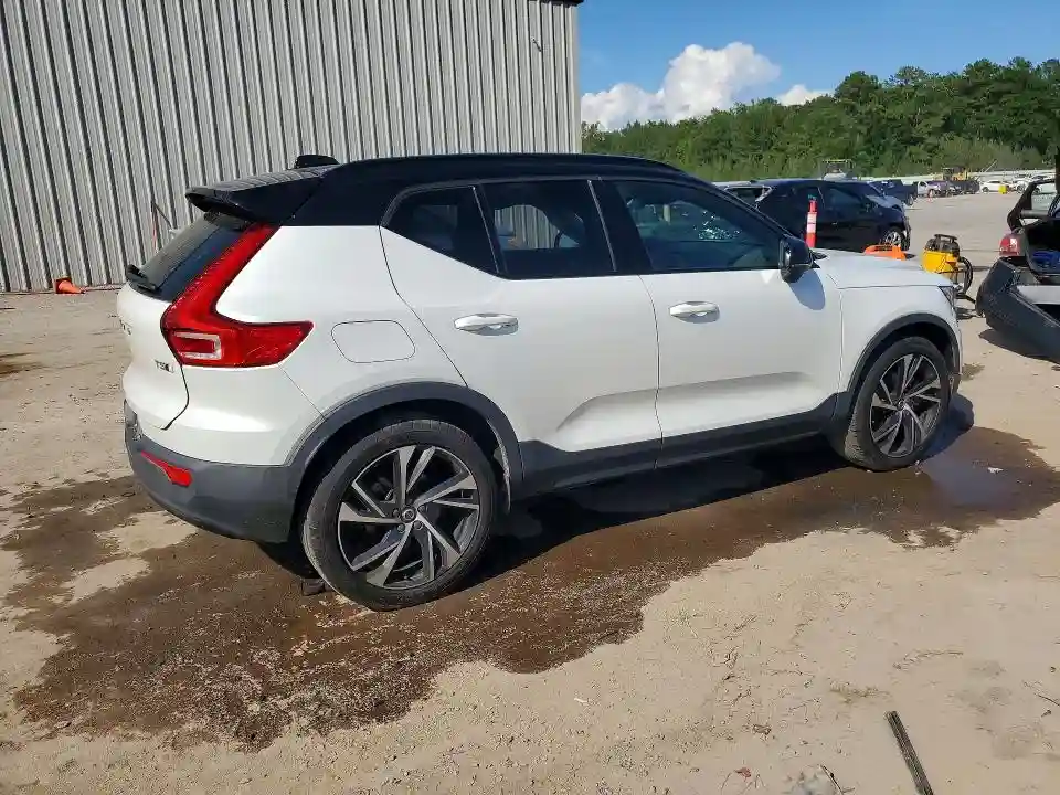 YV4162UM1M2531291 2021 VOLVO XC40-2