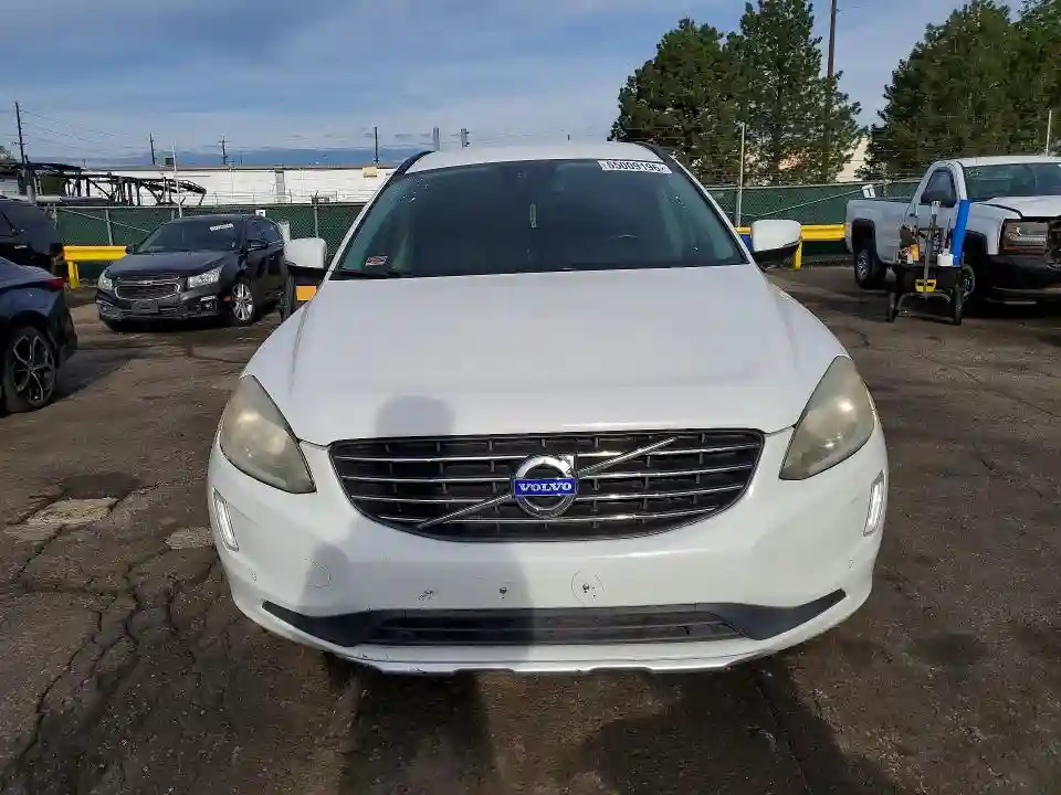 YV4612RJXF2712959 2015 VOLVO XC60-4