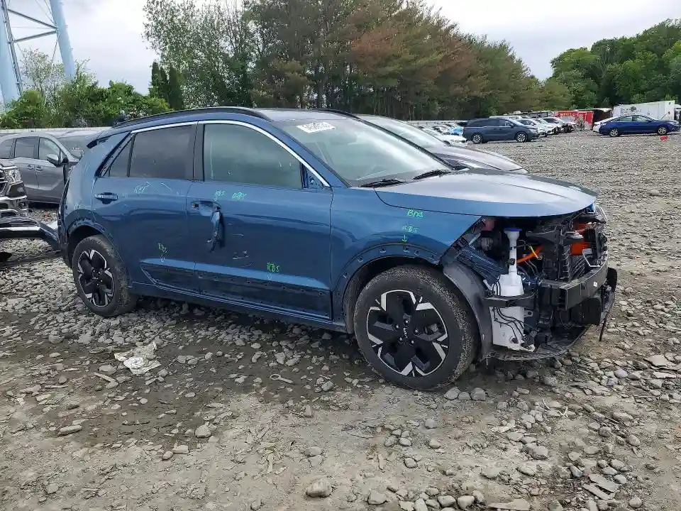 KNDCR3L14P5025036 2023 KIA NIRO-3