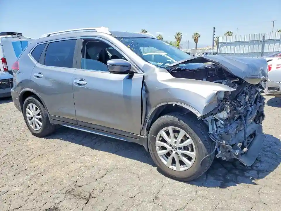 KNMAT2MT2JP607232 2018 NISSAN ROGUE-3