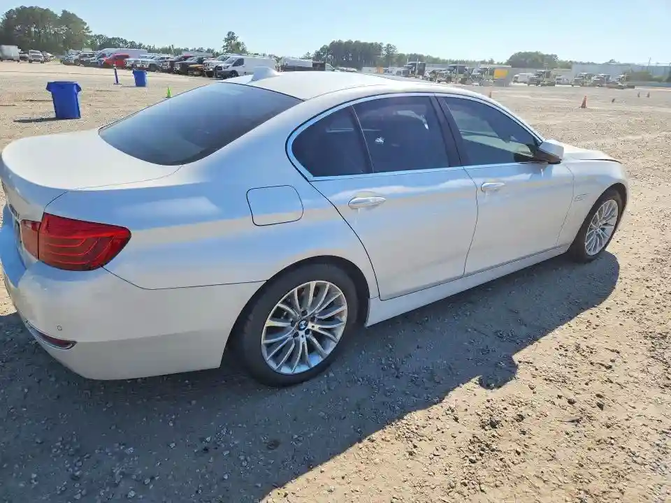 WBA5A5C51FD515000 2015 BMW 5 SERIES-2
