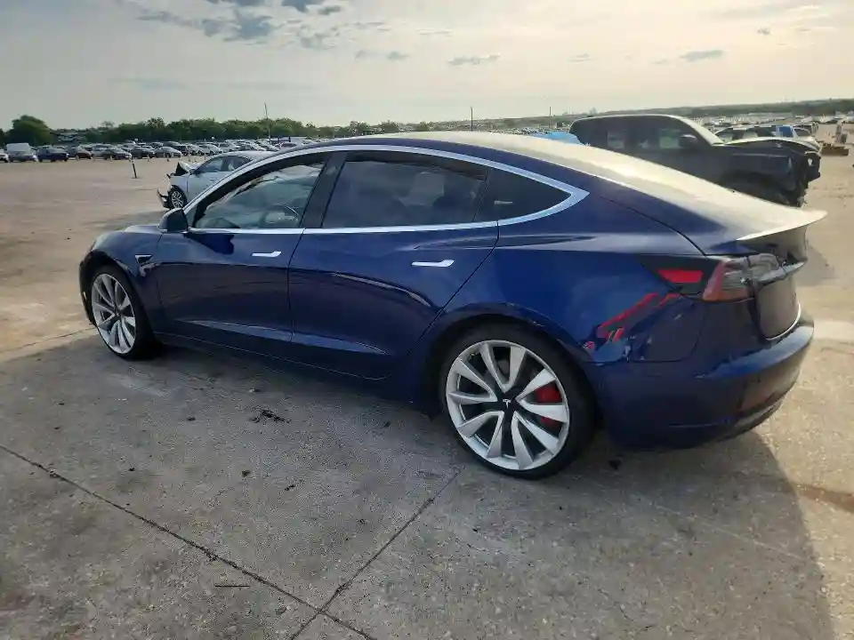 5YJ3E1EB2JF106340 2018 TESLA MODEL 3-1