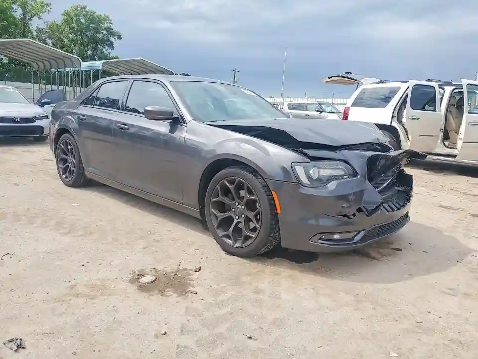 2C3CCABG9KH548845 2019 CHRYSLER 300-3