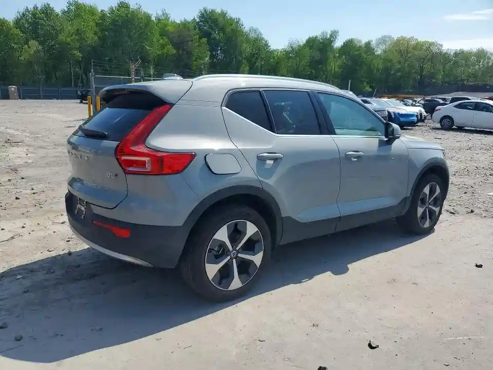 YV4L12UE7S2599978 2025 VOLVO XC40-2